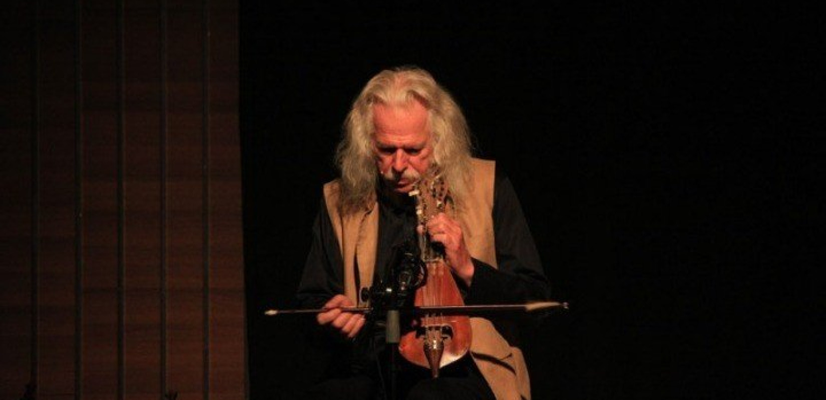 Ρος Ντέιλι: «Η μουσική μπορεί να μας δώσει ό,τι ζητήσουμε από αυτήν»