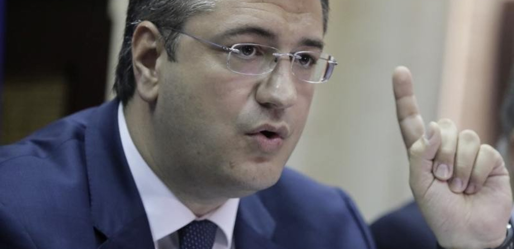  Να σταματήσει η «φάμπρικα» εκχώρησης αρμοδιοτήτων 