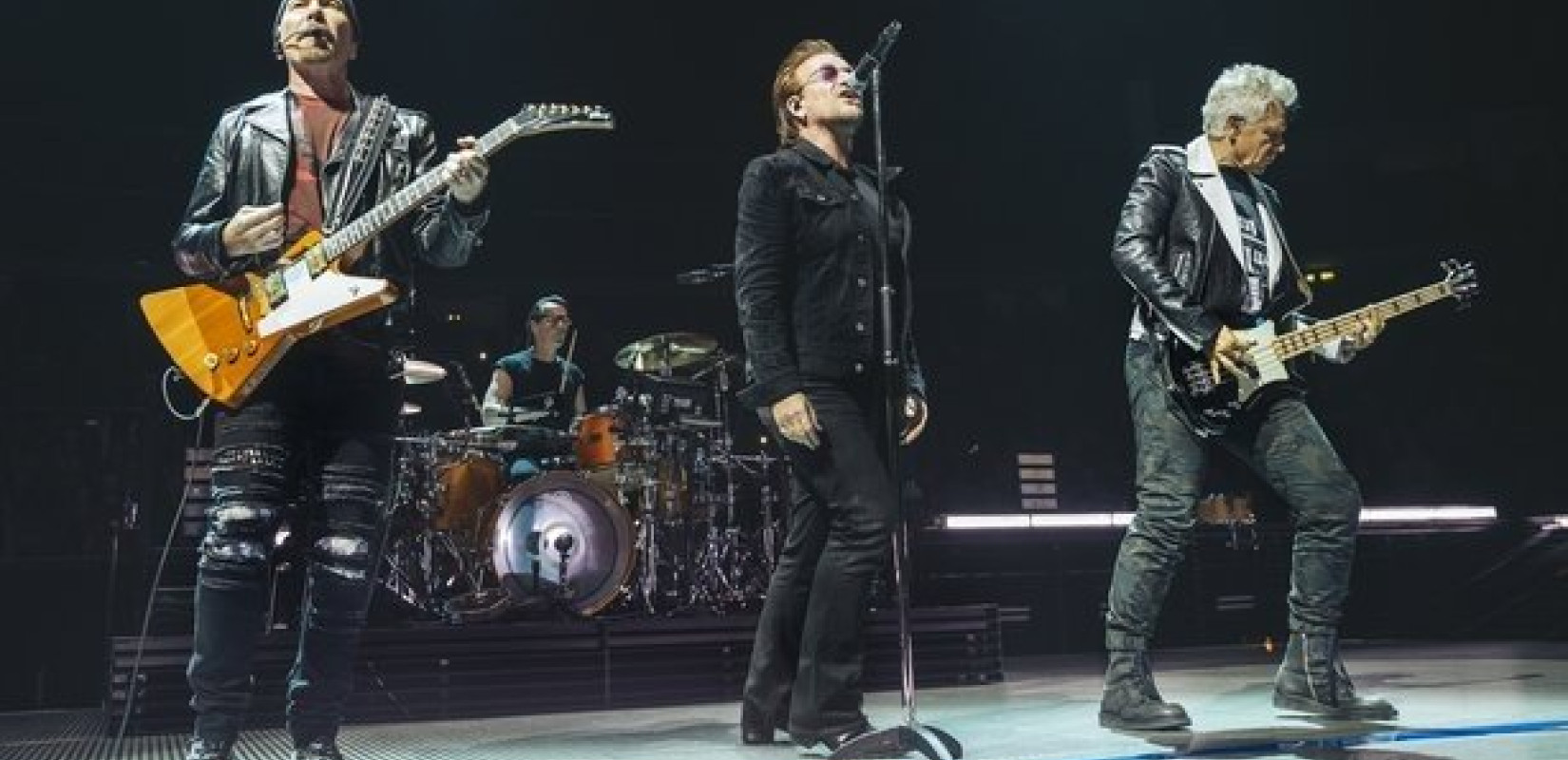 O Mπόνο έχασε τη φωνή του (video)