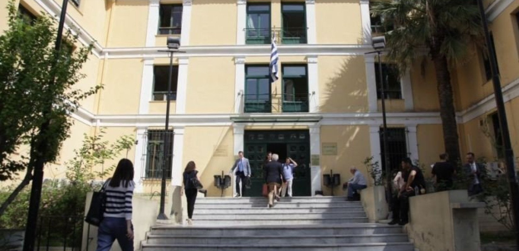 Νέα Σμύρνη: Στον Εισαγγελέα οι τέσσερις ανήλικοι για τον ξυλοδαρμό και το μαχαίρωμα 15χρονου 