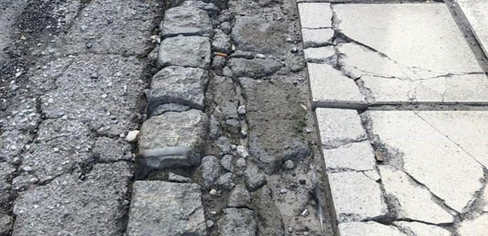 Θεσσαλονίκη: Εκατοντάδες κατεστραμμένα πεζοδρόμια επιδιορθώνονται από τον Φεβρουάριο