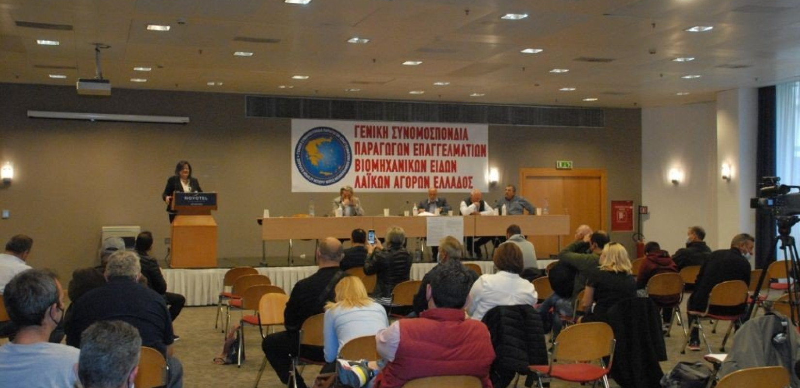 Νομικά πρόσωπα σε όλες τις Περιφέρειες της χώρας ζητούν οι παραγωγοί βιομηχανικών ειδών στις λαϊκές αγορές