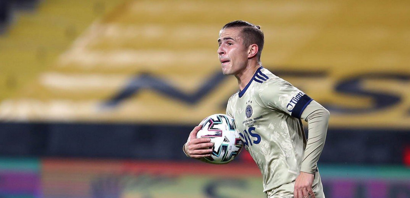 Τουρκία: Έγινε αλλαγή στο 41' ο Πέλκας και κλώτσησε ένα καλάθι απορριμμάτων (βίντεο)