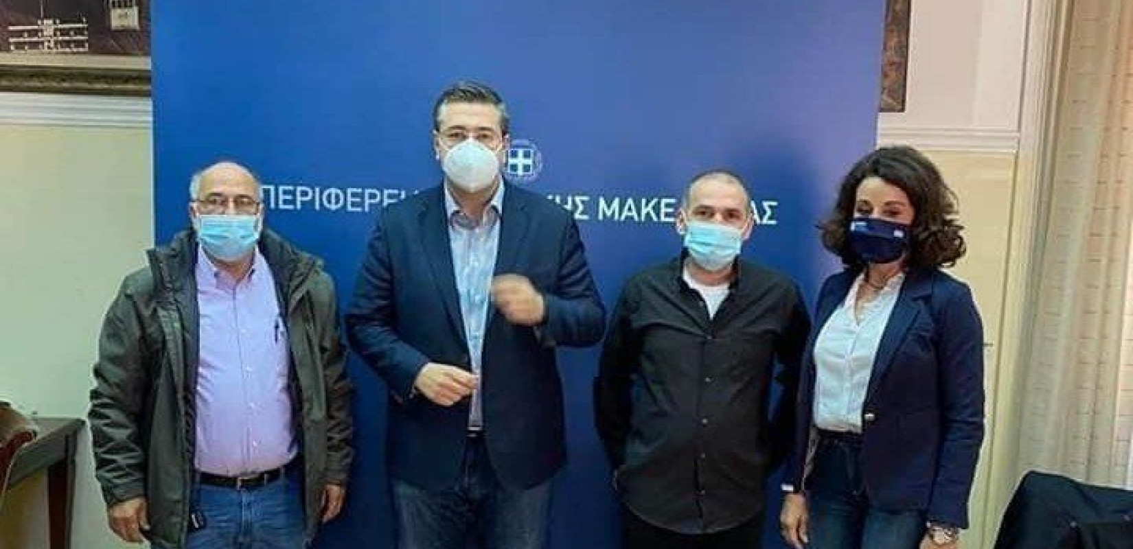 Απ. Τζιτζικώστας: Συνάντηση με εκπροσώπους των παραγωγών επαγγελματιών βιομηχανικών ειδών λαϊκών αγορών