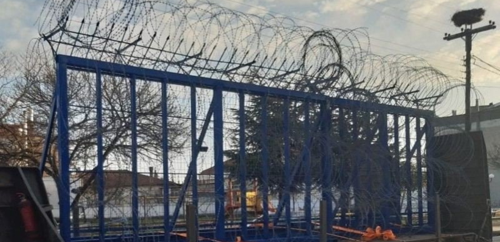 Πηγές του υπουργείου Άμυνας προειδοποιούν για υβριδικές απειλές το καλοκαίρι