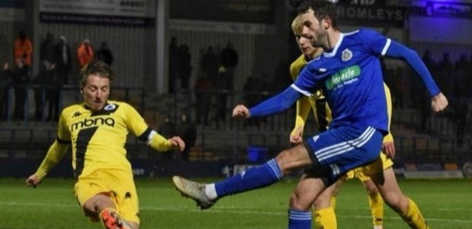 Κύπελλο Αγγλίας: Ματς διεκόπη επειδή εμπόδιζε το αυτοκίνητο του διαιτητή!