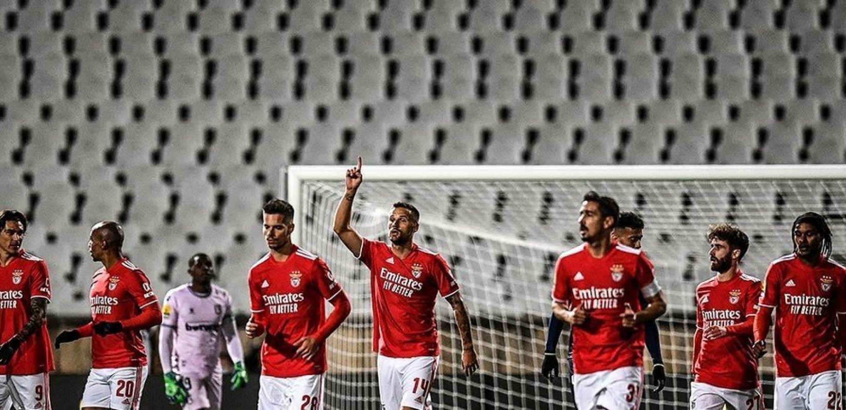 Πορτογαλία: Ο κορονοϊός μετέτρεψε σε παρωδία τον αγώνα Μπελενένσες - Μπενφίκα (βίντεο)