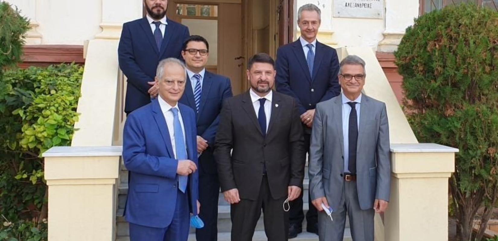 Αίγυπτος: Θερμή υποδοχή των Ελλήνων της Αλεξάνδρειας στον Ν. Χαρδαλιά