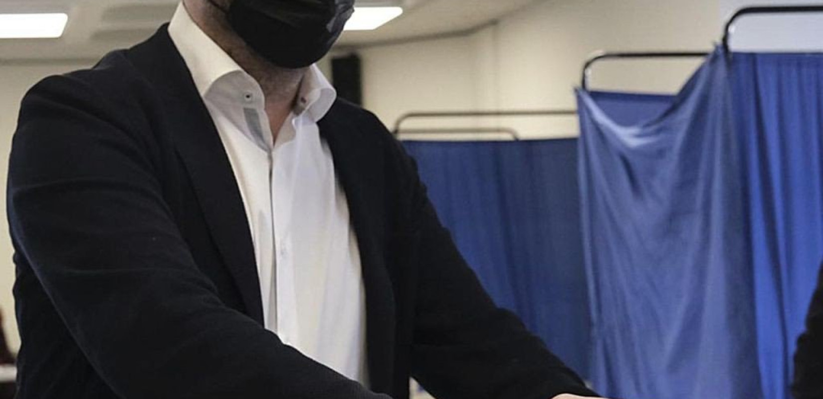 Ψήφισε ο Ν. Ανδρουλάκης - Απηύθυνε κάλεσμα συμμετοχής στους «δημοκράτες, προοδευτικούς πολίτες» (φωτ.)