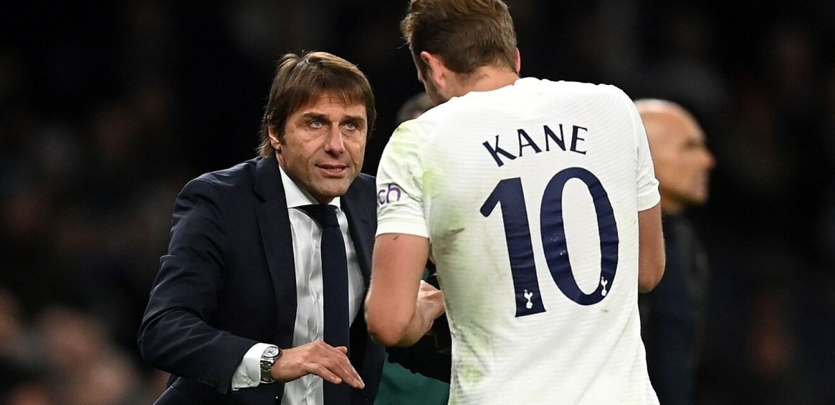 Οι οπαδοί της Τότεναμ αποθεώνουν τον Κόντε που... τρώει σπαγγέτι και μισεί την Τσέλσι (βίντεο)