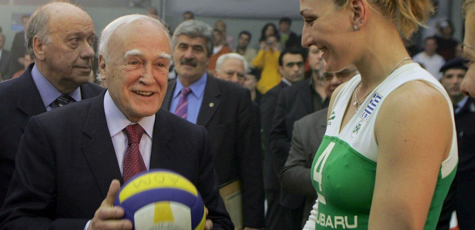 Το ελληνικό βόλεϊ αποχαιρετά τον Κάρολο Παπούλια
