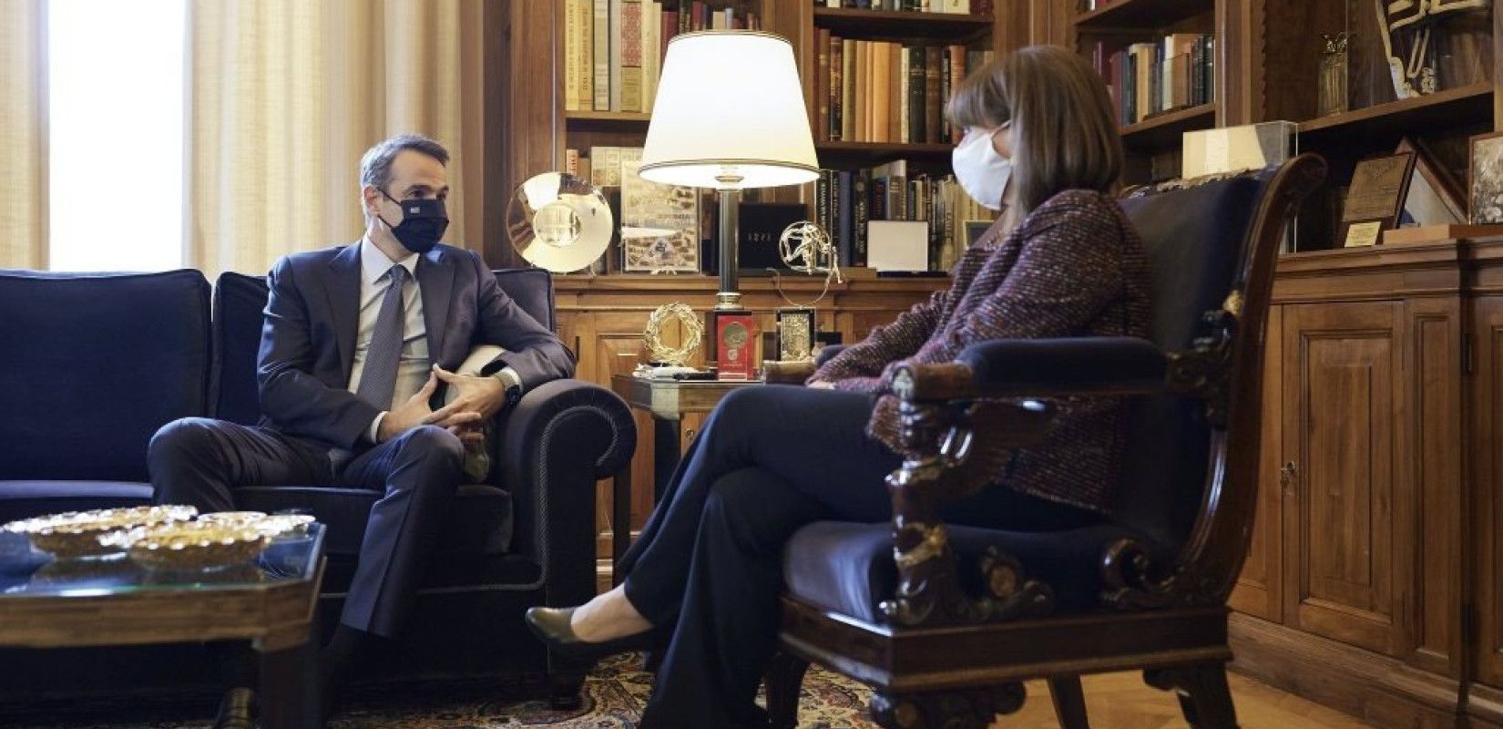 «Παράθυρο» Μητσοτάκη για νέα μέτρα πριν την Πρωτοχρονιά