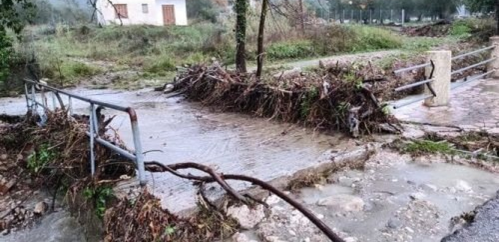 Μεγάλες ζημιές σε χωριά του Σουλίου που δοκιμάζονται από τις πλημμύρες