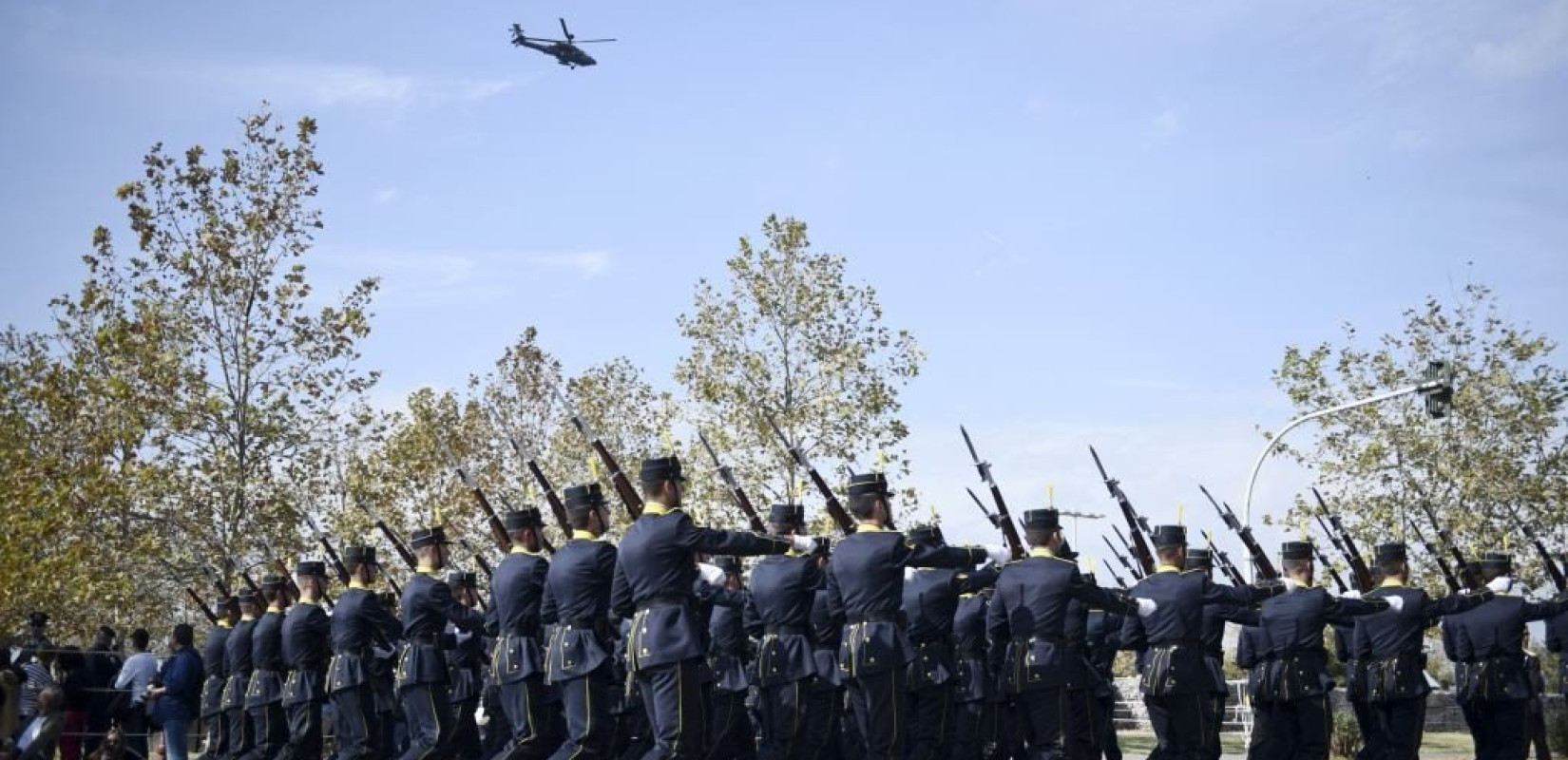 Λιμενικό Σώμα: "Ναι" στο τραγούδι, "όχι" στα συνθήματα  