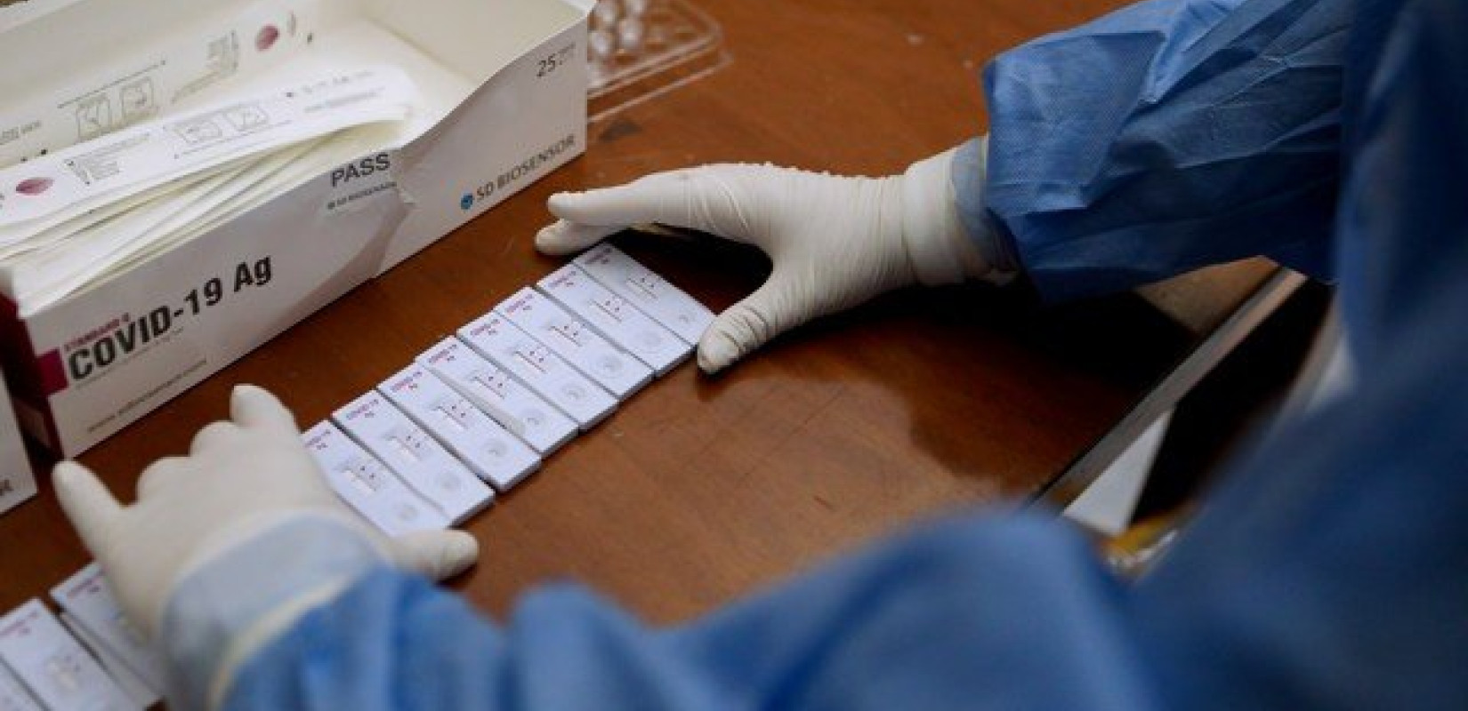 Κορονοϊός: Εμφανής αποκλιμάκωση - Θετικότητα 1,58% στα δωρεάν rapid tests