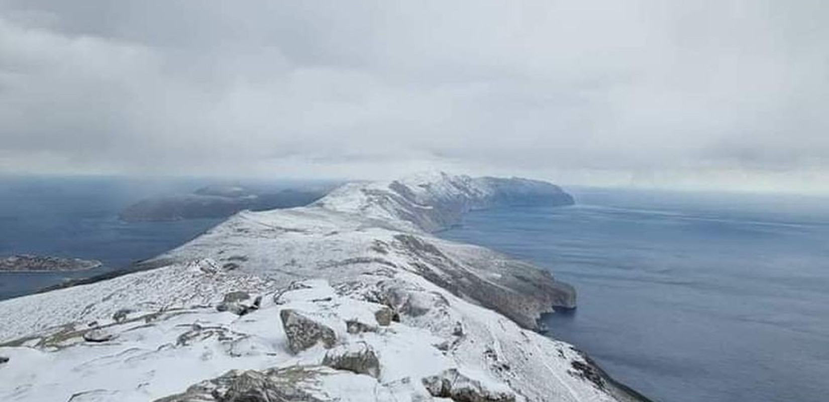 Πρωτοφανές σκηνικό στις Κυκλάδες - Καλύφθηκαν με χιόνι η Πάρος και η Σέριφος (βίντεο)