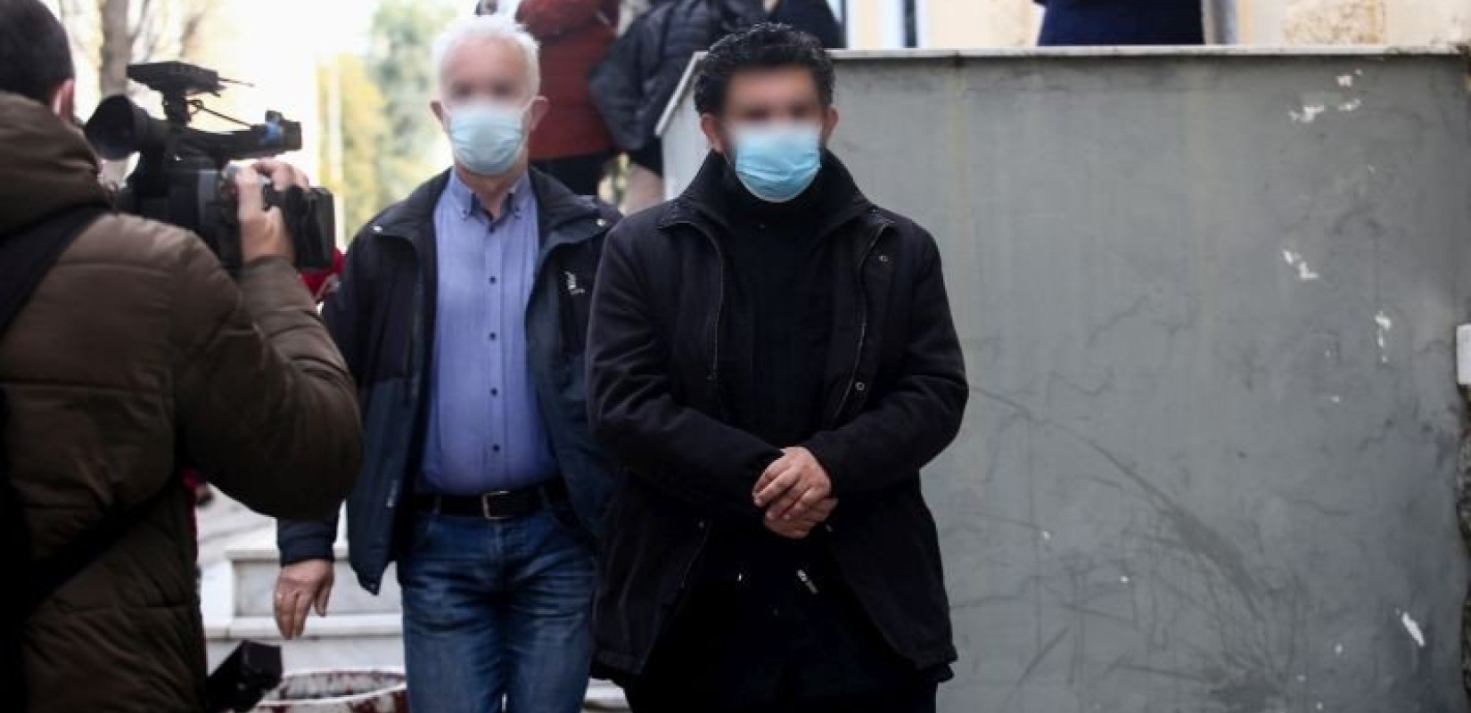 Βιασμός ανήλικης στα Κάτω Πατήσια: Κακουργηματική δίωξη στον ιερέα - «Είναι αθώος» φώναζε η κόρη του