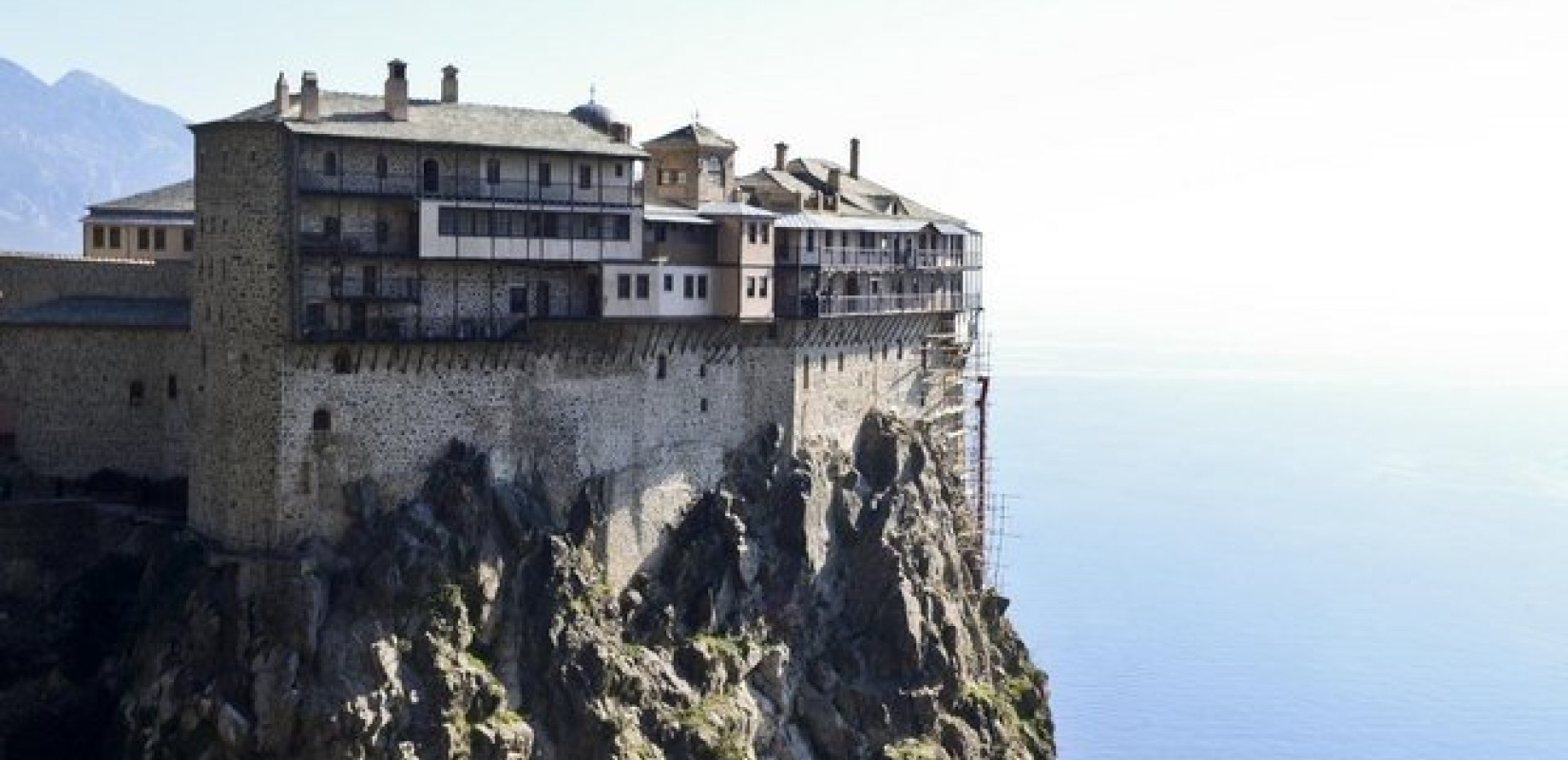 Το Άγιον Όρος στη δίνη της ρωσικής εισβολής Το Άγιον Όρος στη δίνη της ρωσικής εισβολής
