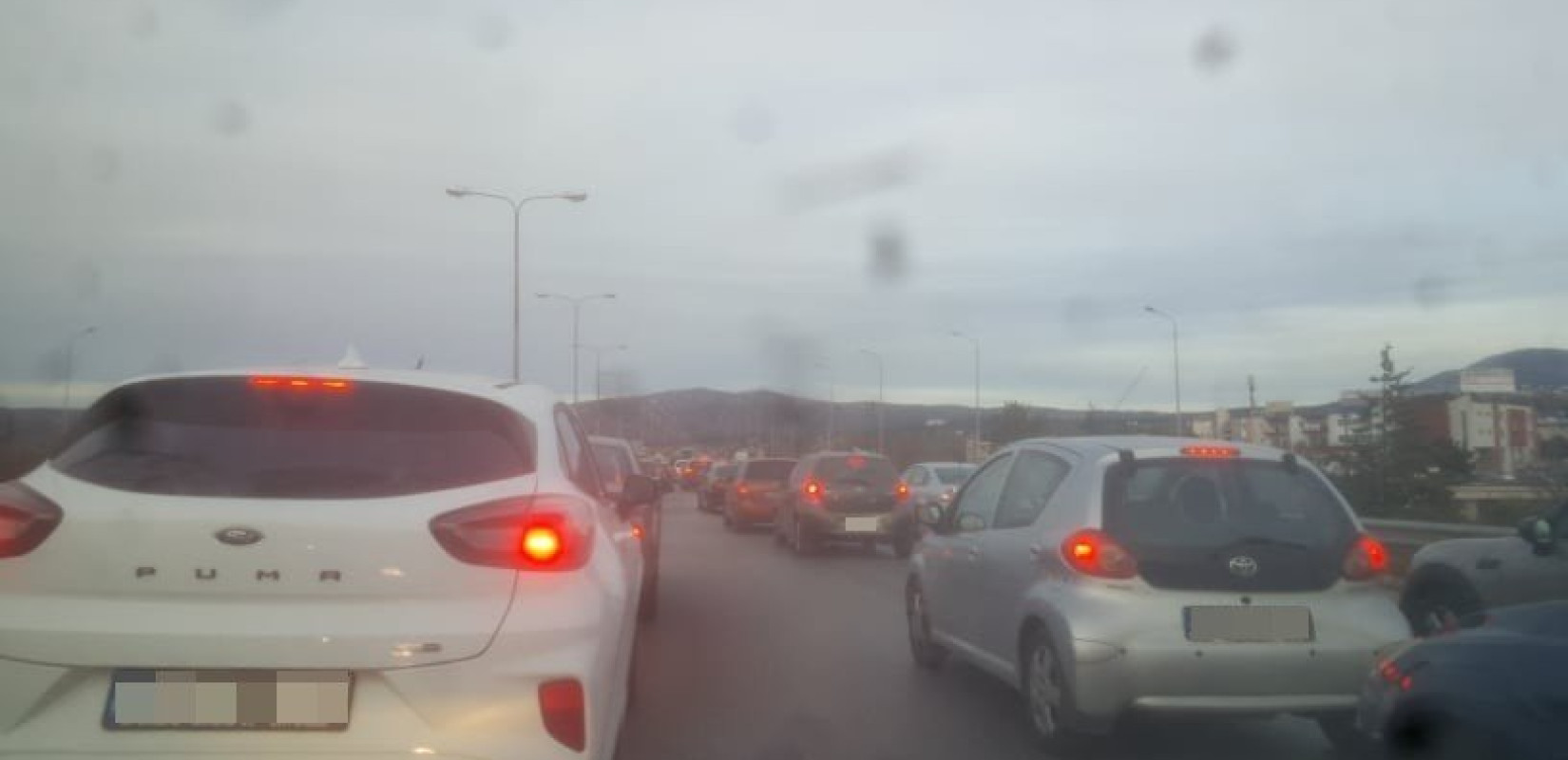Θεσσαλονίκη: Καραμπόλα 10 οχημάτων με τραυματίες στον Περιφερειακό - Έγιναν 4 διαδοχικές συγκρούσεις 