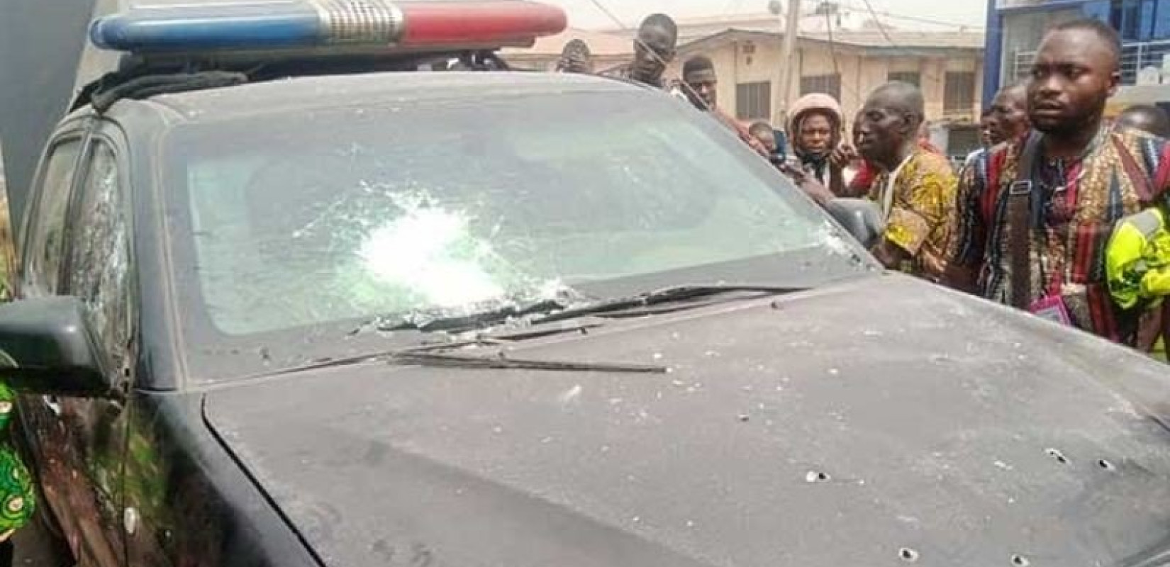 Νεκροί τέσσερις άνθρωποι σε απόπειρα ληστείας στη Νιγηρία (βίντεο)