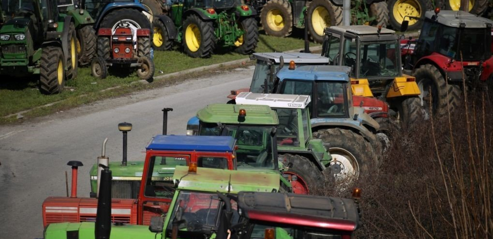 Αγρότες και κτηνοτρόφοι βγάζουν τα τρακτέρ στους δρόμους