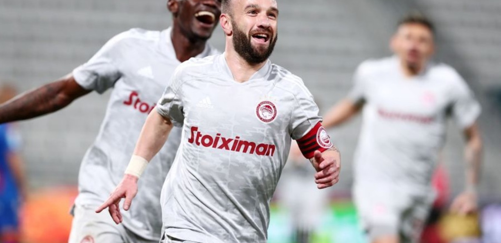 Super League: Ο Βαλμπουενά λύτρωσε τον Ολυμπιακό στον Βόλο (βίντεο)