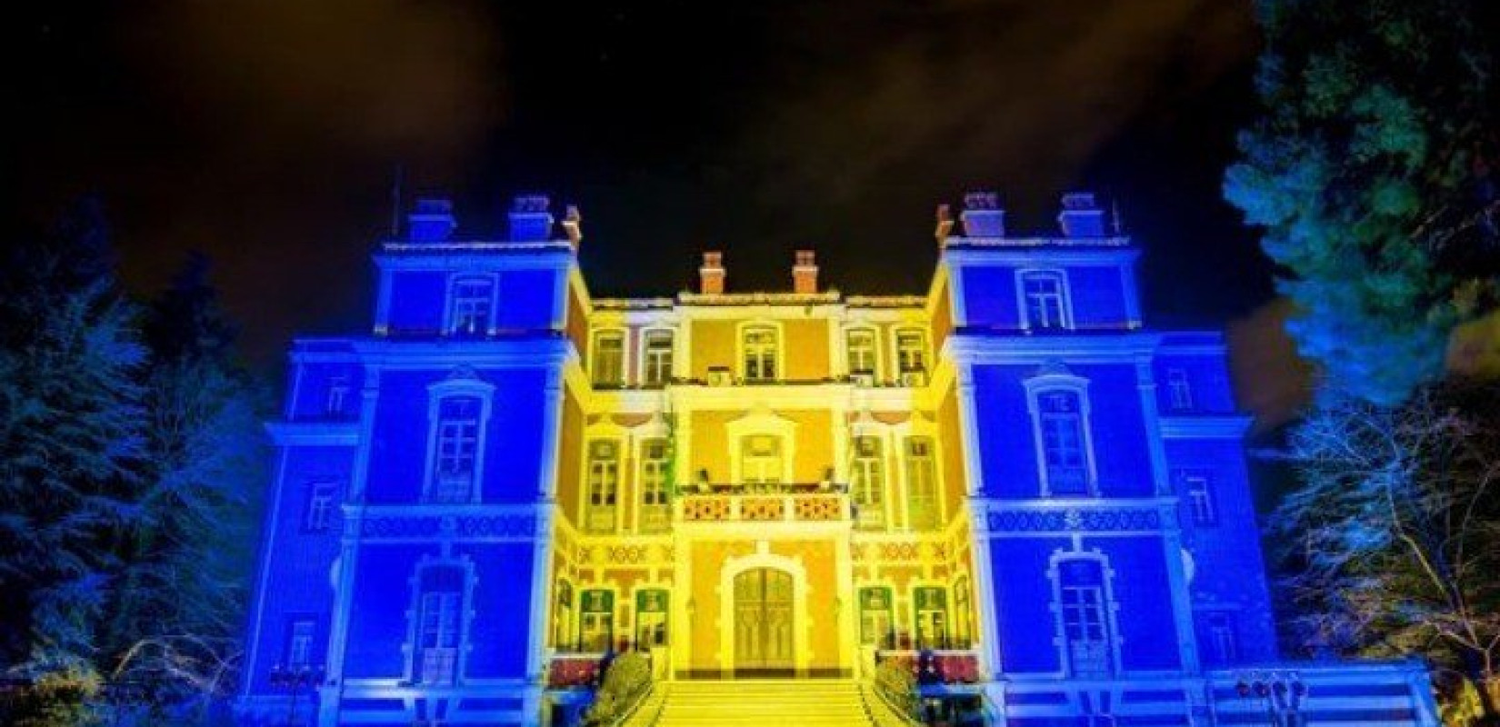 Θεσσαλονίκη: Στα χρώματα της Ουκρανίας η Βίλα Αλλατίνι