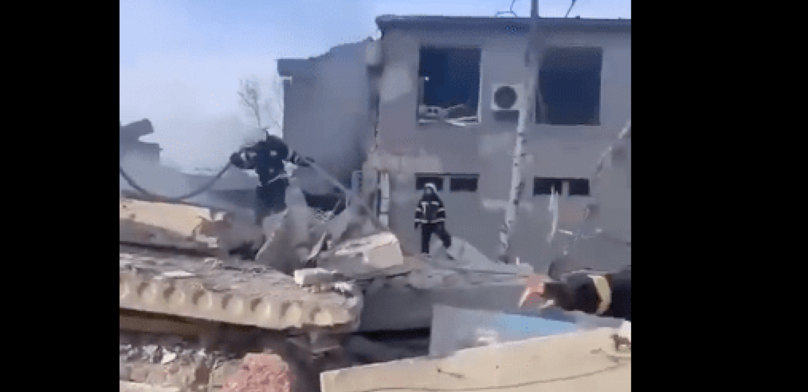 Πόλεμος Ουκρανίας: Οι Ουκρανοί καταγγέλουν τους Ρώσους ότι βομβάρδισαν λύκειο στο Μικολάιβ (βίντεο)