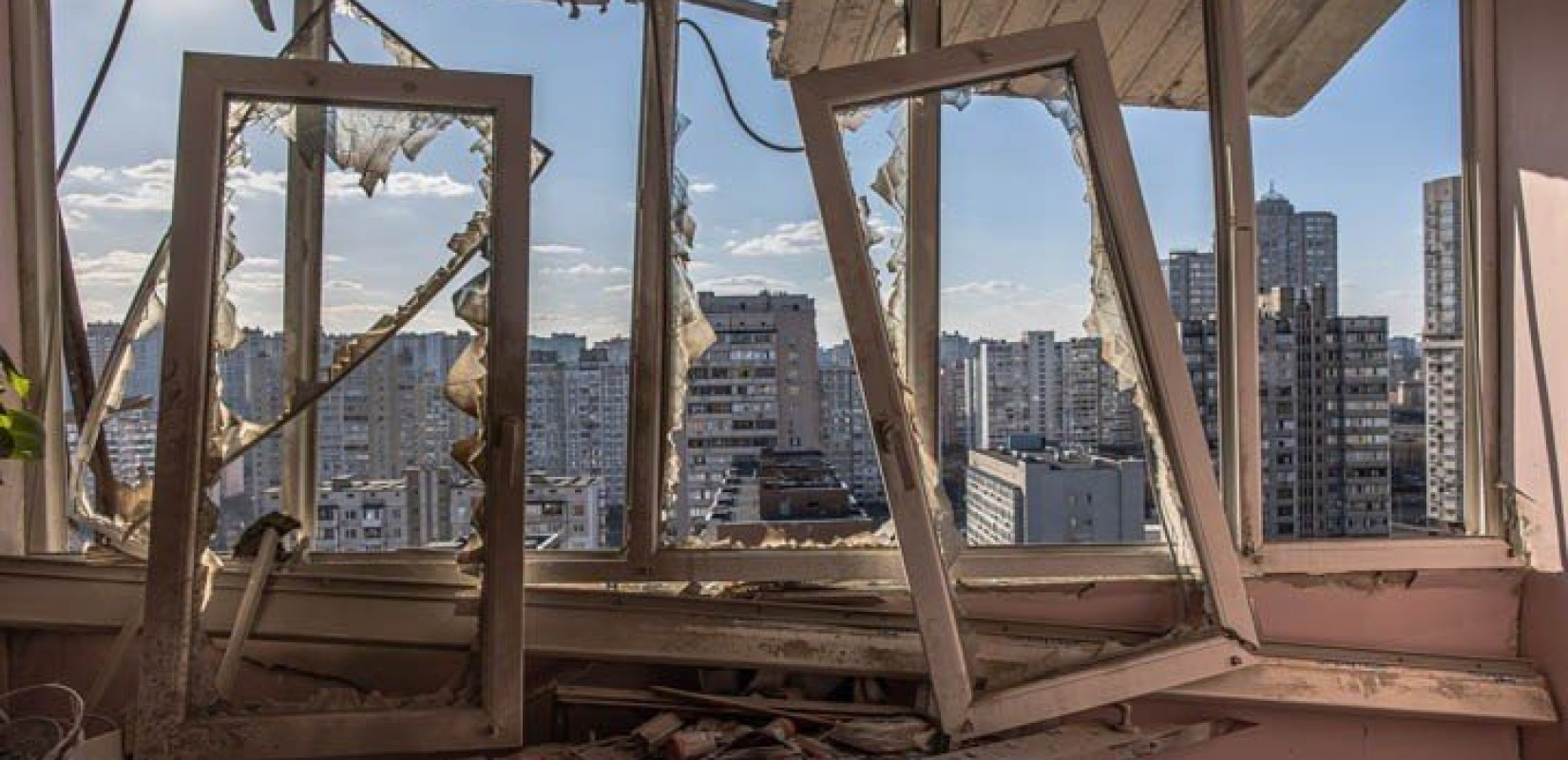 Βίντεο: Οι ουκρανικές αρχές διατηρούν σε τρένα ψυγεία εγκαταλελειμμένα πτώματα Ρώσων στρατιωτών