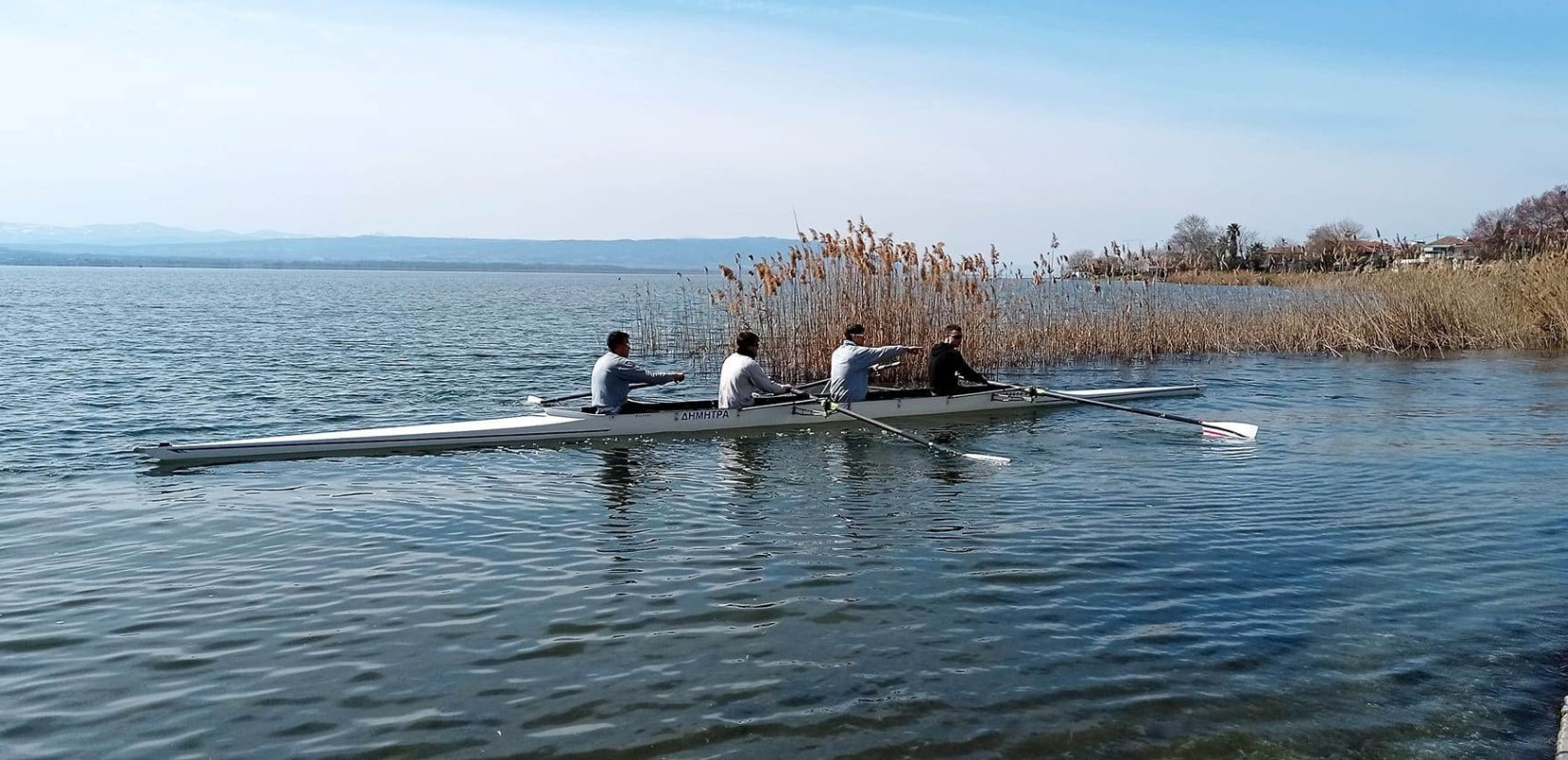 Μαθήματα κωπηλασίας στη λίμνη Βόλβη