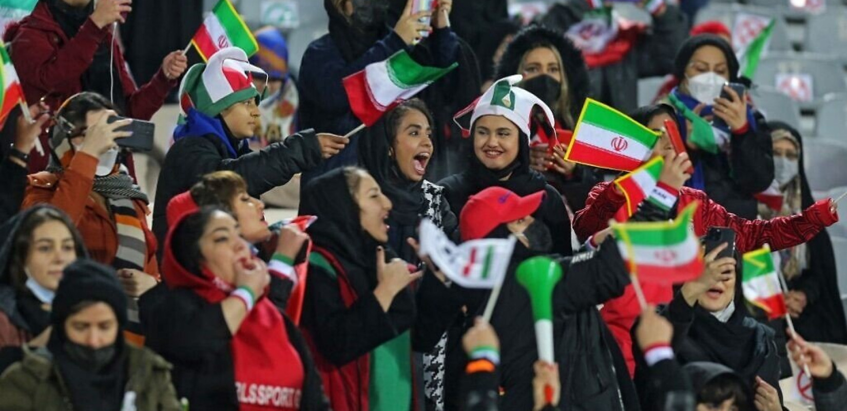 Ιράν: Διεθνής κατακραυγή για τον αποκλεισμό των γυναικών από τον αγώνα με τον Λίβανο (βίντεο)