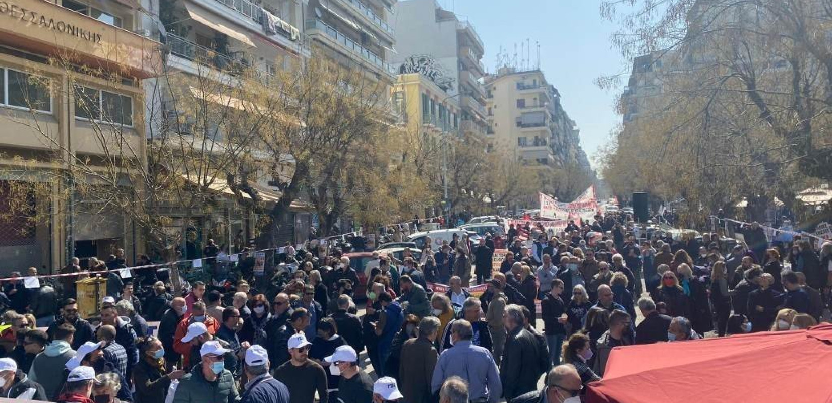 Σε απεργιακό κλοιό όλη η χώρα - Τι θα γίνει με τα δρομολόγια του ΟΑΣΘ - 3 συγκεντρώσεις στη Θεσσαλονίκη Σε απεργιακό κλοιό όλη η χώρα - Τι θα γίνει με τα δρομολόγια του ΟΑΣΘ - 3 συγκεντρώσεις στη Θεσσαλονίκη