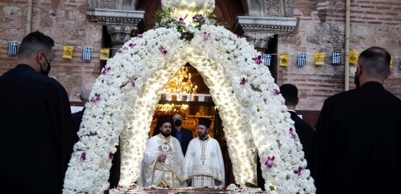 Ο Επιτάφιος Θρήνος της Μεγάλης Παρασκευής και οι Επιτάφιοι της Θεσσαλονίκης