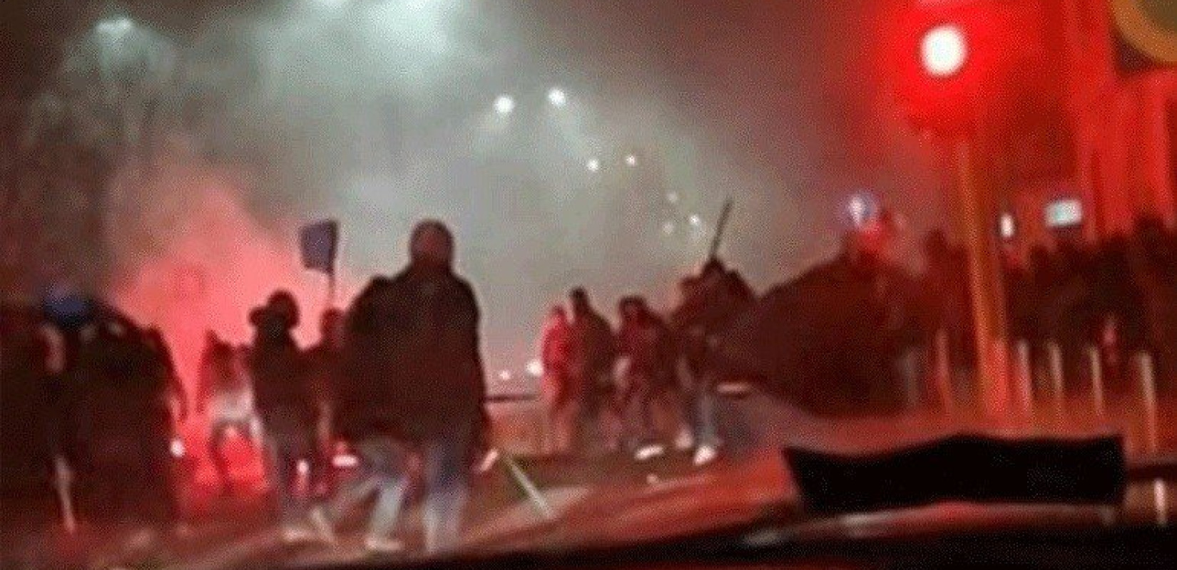 Αγριο ξύλο και μαχαιρώματα στο Μιλάνο (video)