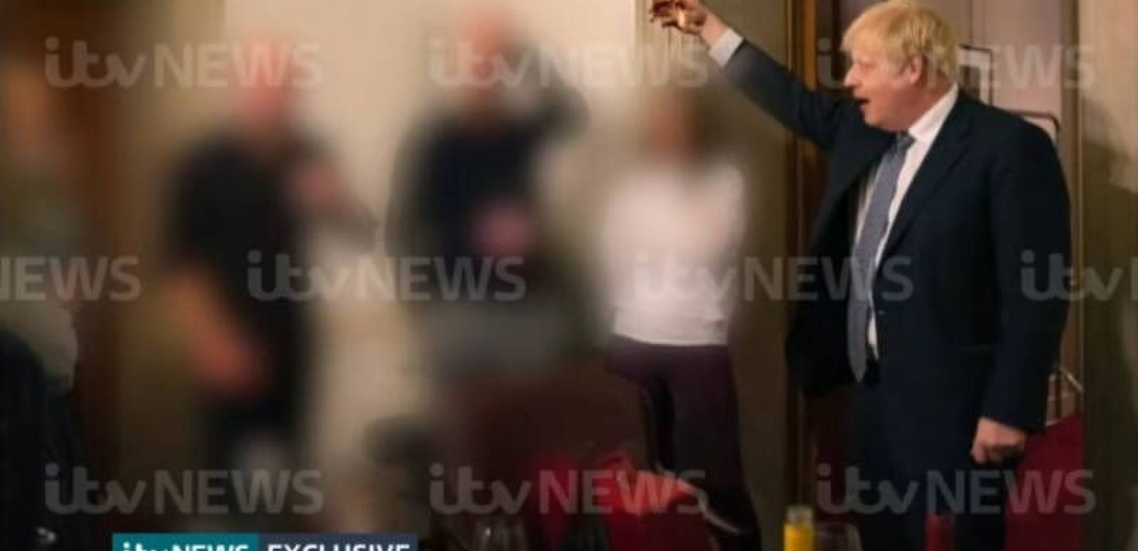 Partygate: Οι φωτογραφίες που "καίνε" τον Μπόρις Τζόνσον για τα πάρτι εν μέσω κορονοϊού