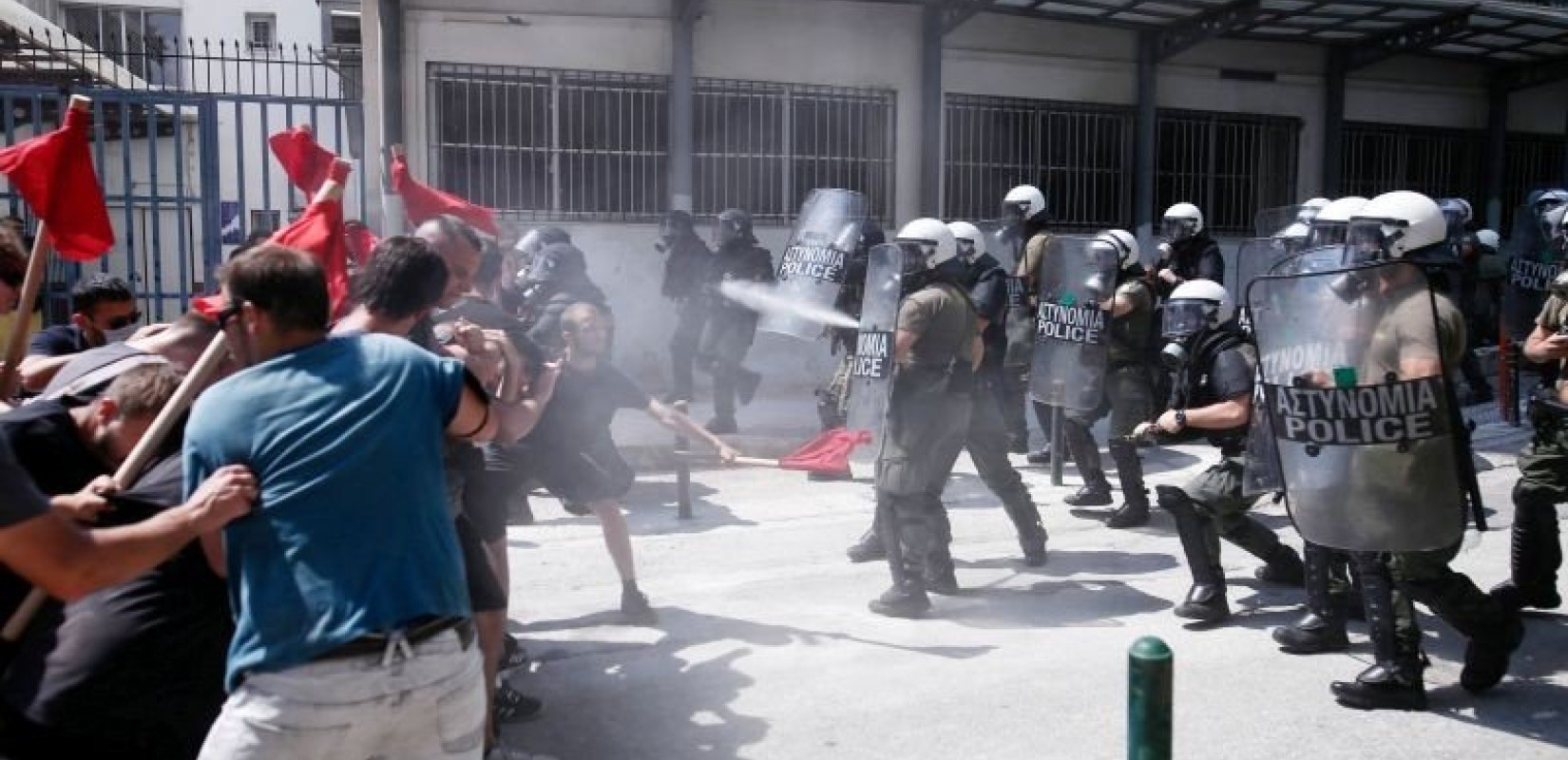 Στον εισαγγελέα οι δύο συλληφθέντες από τα χθεσινά επεισόδια στο ΑΠΘ - Συγκέντρωση συμπαράστασης στα Δικαστήρια