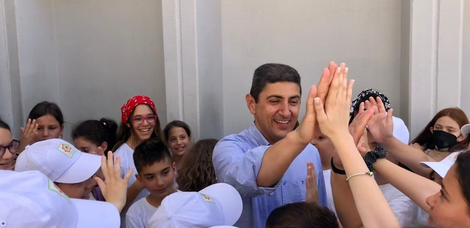 Το 18ο δημοτικό σχολείο Καλαμαριάς επισκέφτηκε ο Λευτέρης Αυγενάκης (φωτ.)