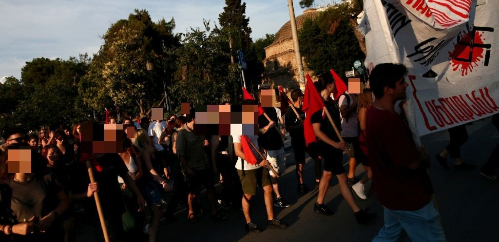 Αντιφασιστική πορεία στη Θεσσαλονίκη με φόντο τη Χρυσή Αυγή