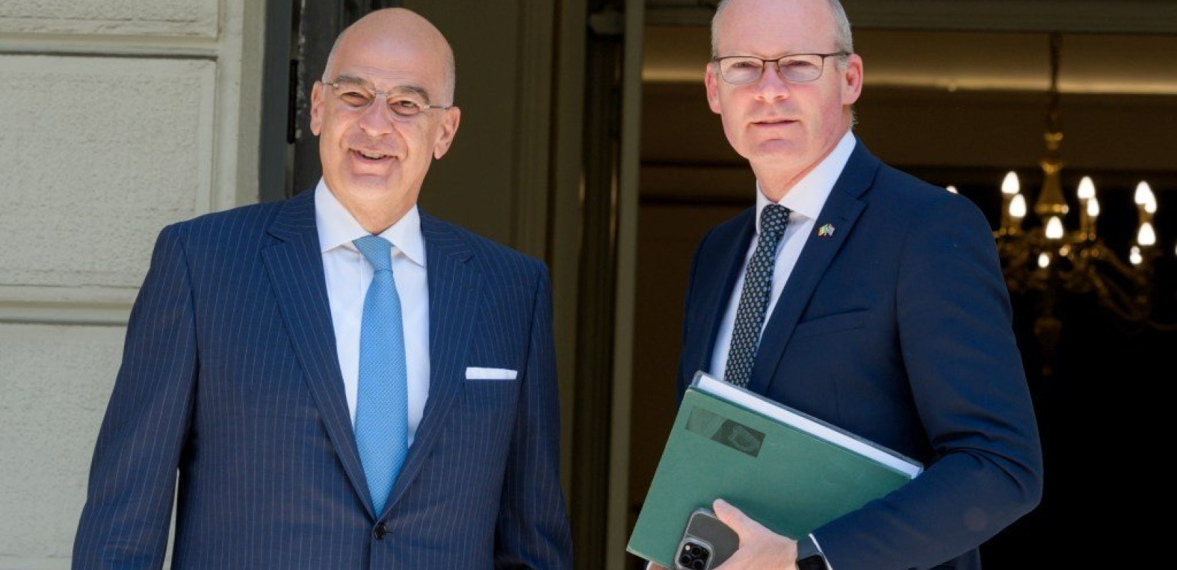 "Aπαράδεκτο να αμφισβητείται η κυριαρχία ενός κράτους-μέλους της ΕΕ", λέει ο ιρλανδός ΥΠΕΞ 