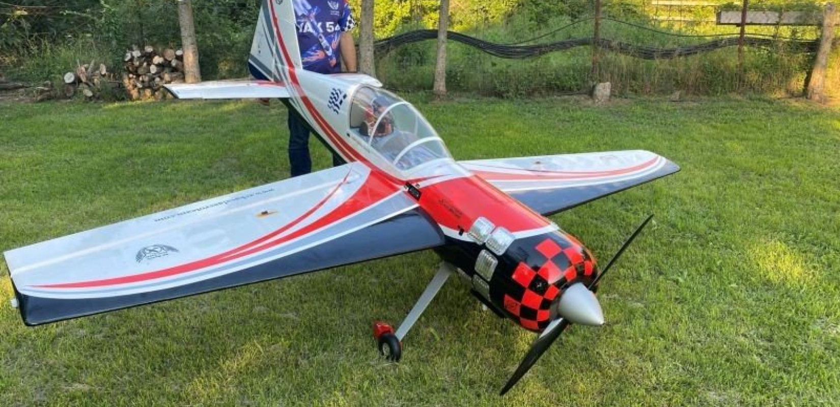 Έτοιμο να πετάξει στους ελληνικούς αιθέρες το μεγαλύτερο ακροβατικό τηλεκατευθυνόμενο αεροσκάφος (Φωτ.)