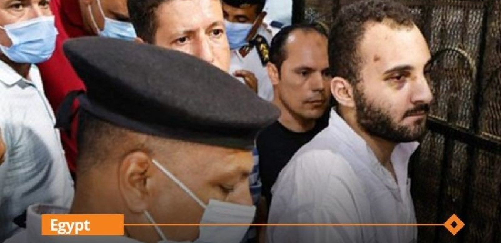 Σωρεία γυναικοκτονιών στην Αίγυπτο - Καταδικάστηκε σε θάνατο φοιτητής που σκότωσε συμφοιτήτριά του (βίντεο & φωτ.)