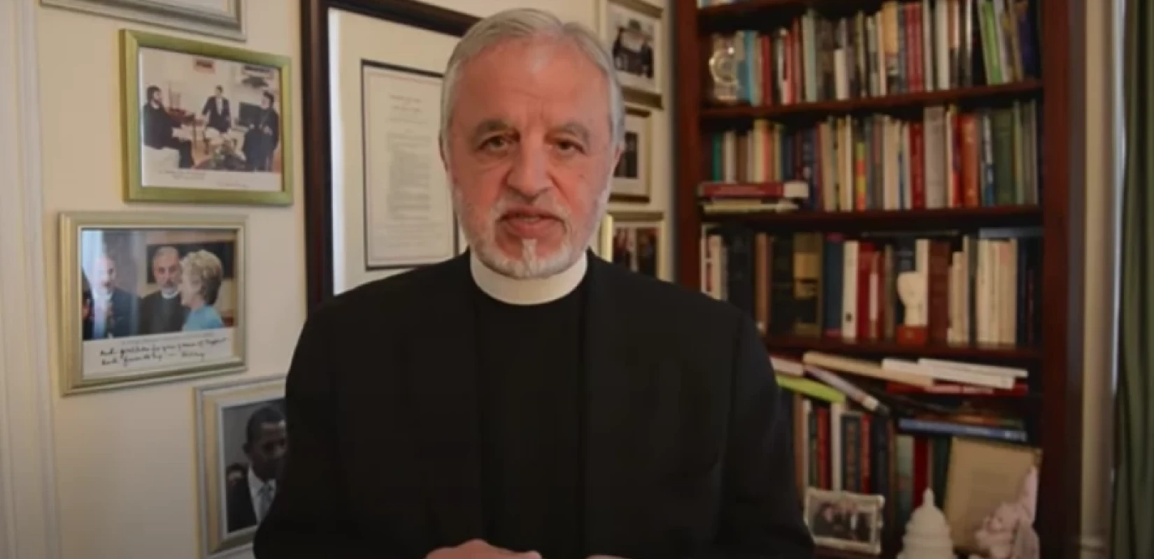 Πατέρας Αλέξανδρος Καρλούτσος: Οι Έλληνες ομογενείς κρατούν τα «κλειδιά» που μας ανοίγουν τον Λευκό Οίκο