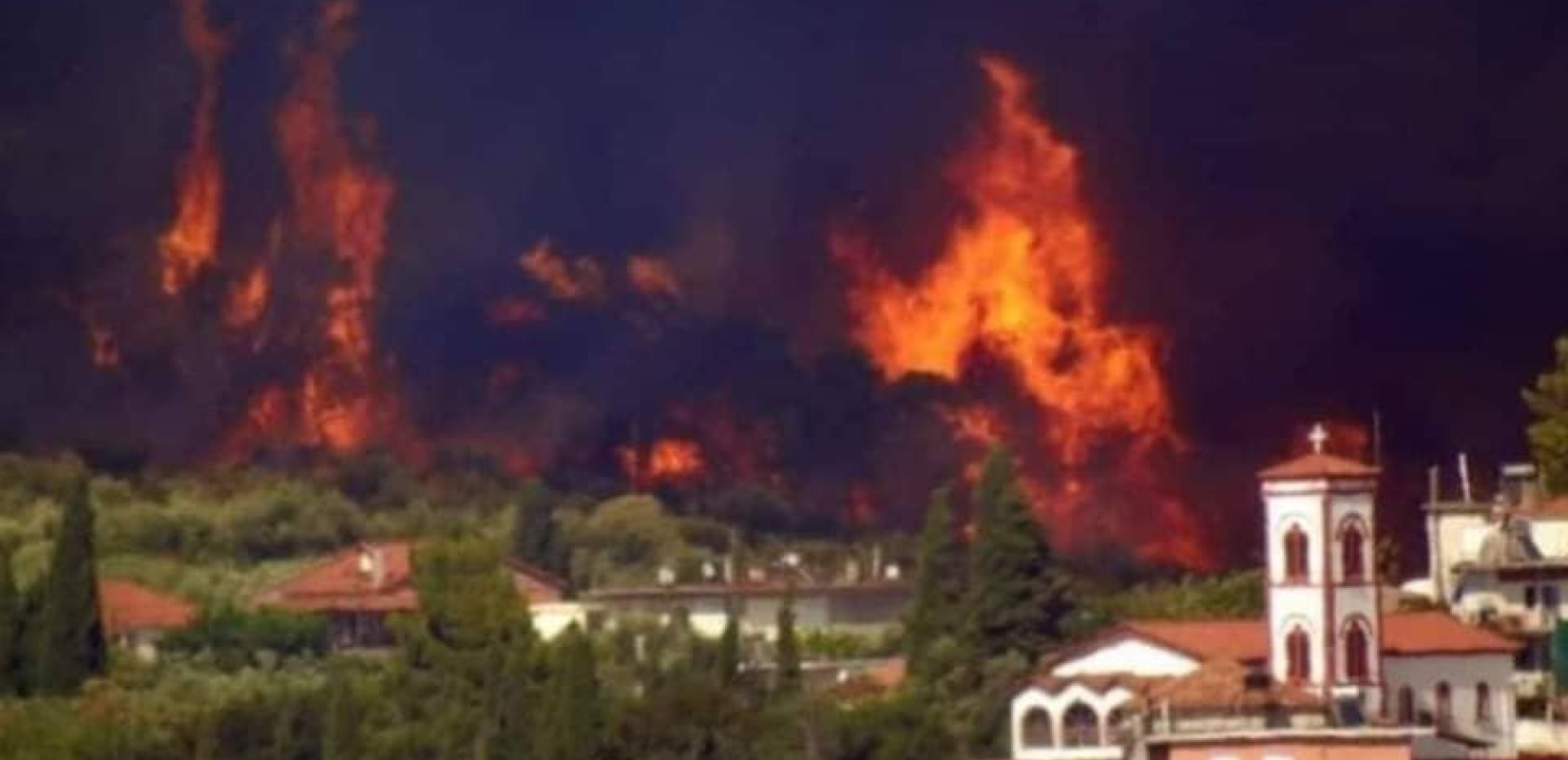  Κρέστενα Ηλείας:  Ολονύχτια μάχη με τις φλόγες - Καλύτερη η εικόνα τη πυρκαγιάς σήμερα το πρωί - Δεν απειλούνται χωριά