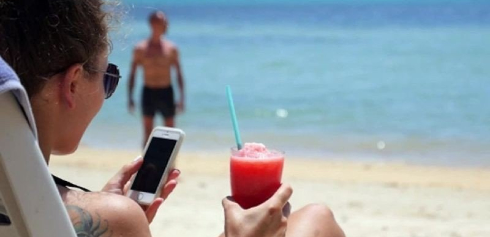 ΕΕΤΤ: Ο δωδεκάλογος της σωστής χρήσης κινητών συσκευών στις καλοκαιρινές διακοπές (βίντεο)