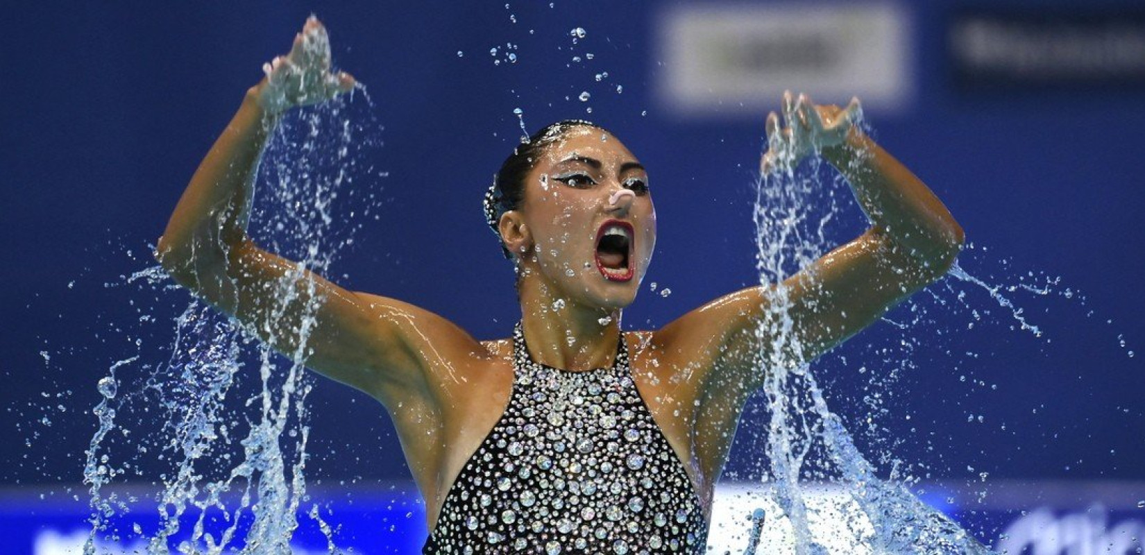 Η Ευαγγελία Πλατανιώτη «ζωγραφίζει» στο νερό