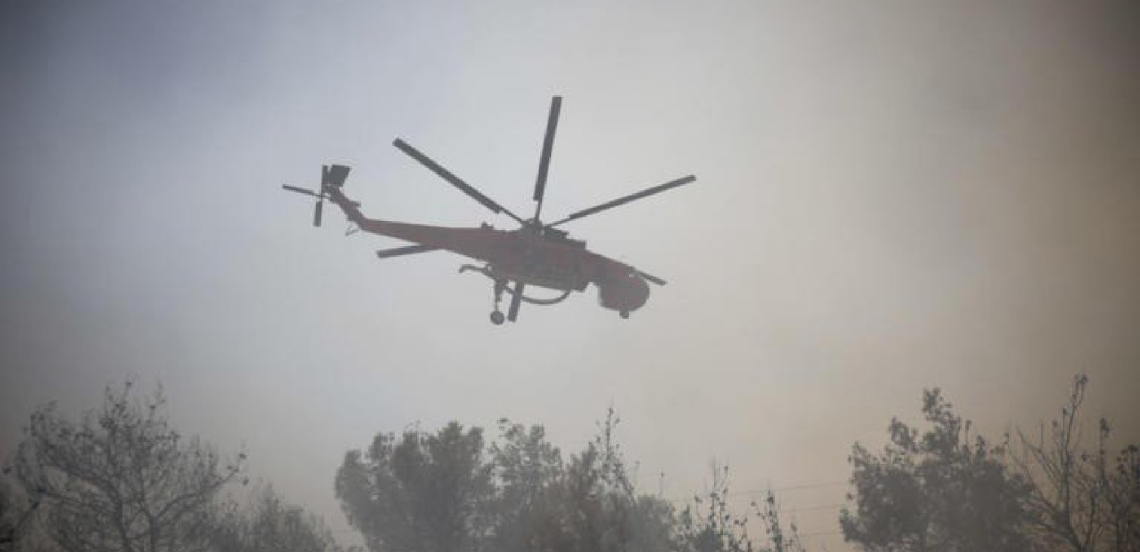 Μεγάλη φωτιά στο Σκαλοχώρι Μυτιλήνης - Επιχειρούν δύο αεροπλάνα και δύο ελικόπτερα Μεγάλη φωτιά στο Σκαλοχώρι Μυτιλήνης - Επιχειρούν δύο αεροπλάνα και δύο ελικόπτερα