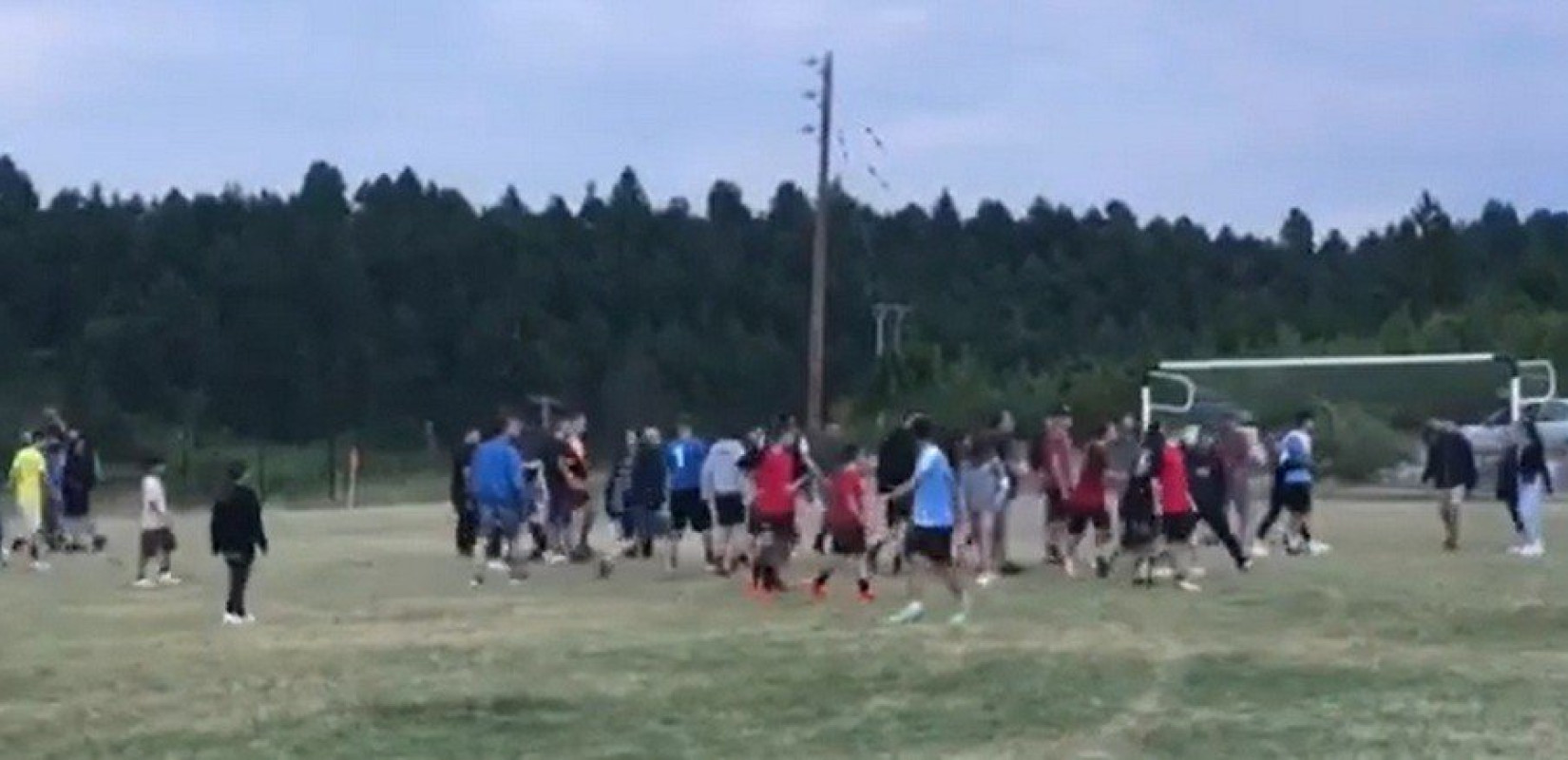 Έγιναν από... δυο χωριά: Επεισόδια και ξύλο σε φιλικό αγώνα στο Βέρμιο (βίντεο)