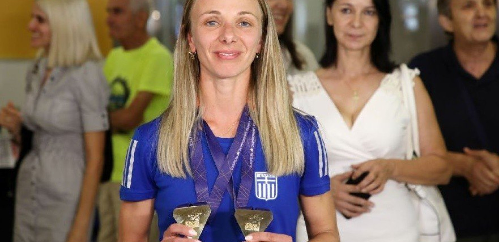 Η Αντιγόνη Ντρισμπιώτη επέστρεψε στην Καρδίτσα και αποθεώθηκε (βίντεο) Η Αντιγόνη Ντρισμπιώτη επέστρεψε στην Καρδίτσα και αποθεώθηκε (βίντεο)