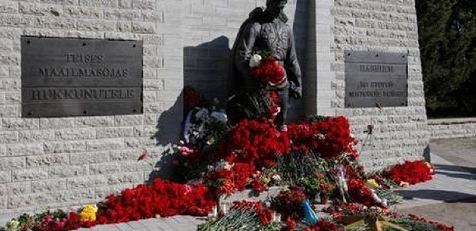 Η Εσθονία απομακρύνει όλα τα σοβιετικά μνημεία από την πόλη Νάρβα