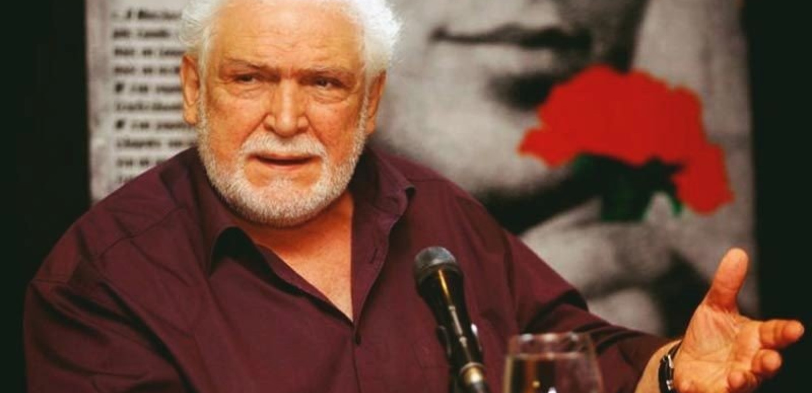 Το ΚΚΕ αποχαιρετά τον Κώστα Καζάκο στον Περισσό